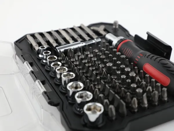 105Pcs Screwdriver & Bits Set